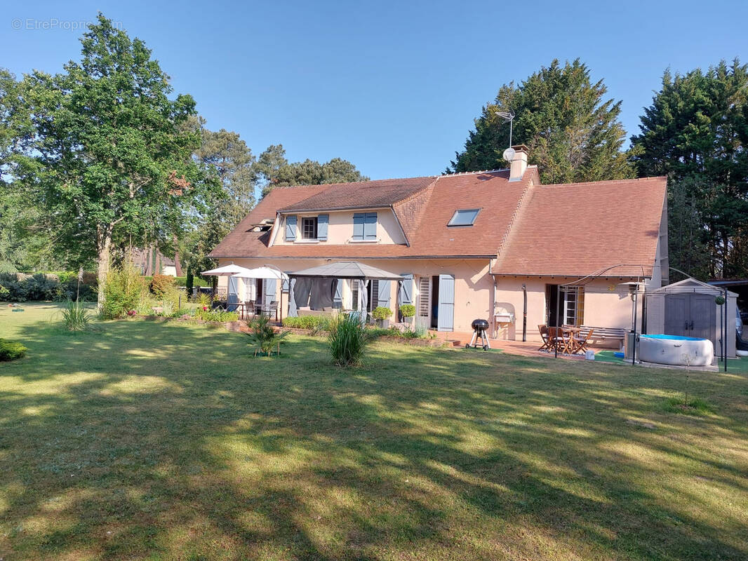 Maison à CHAMPAGNE
