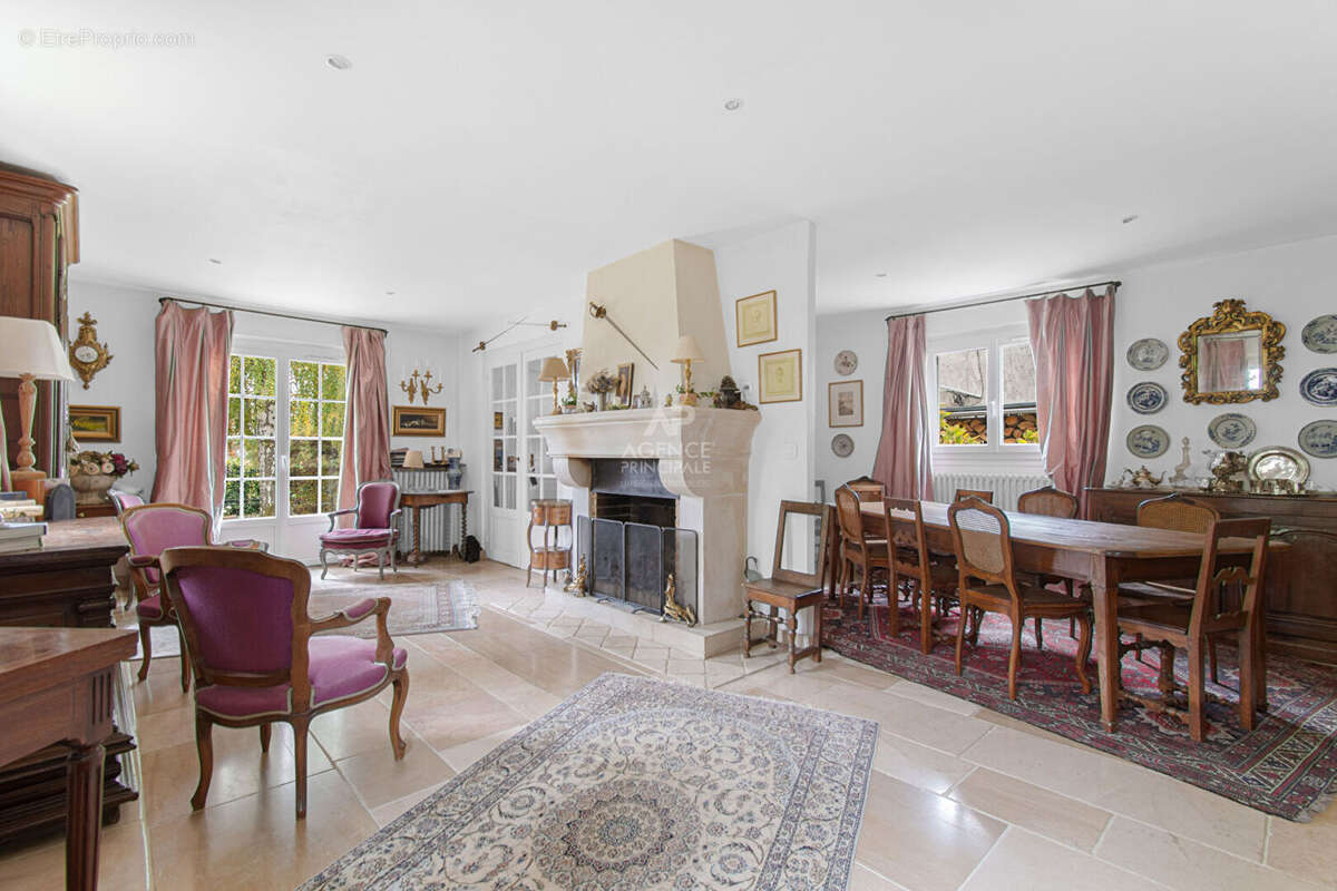 Maison à MAREIL-MARLY
