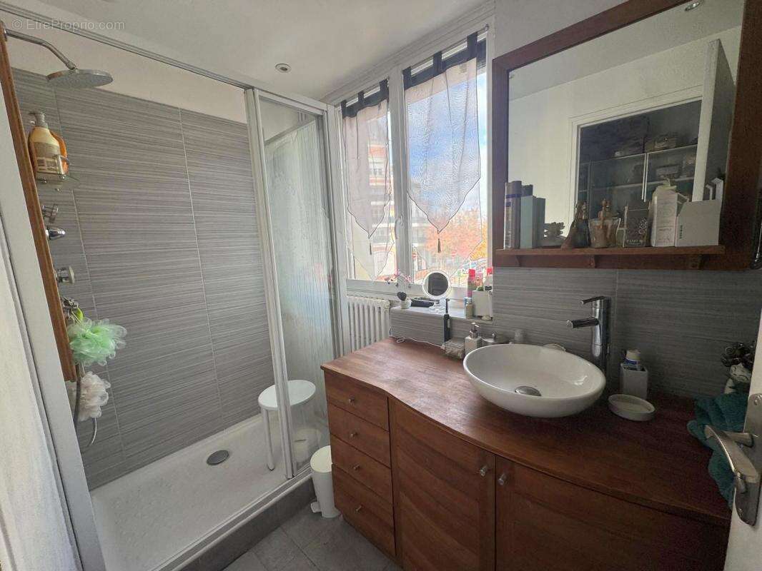 Appartement à LE BLANC-MESNIL