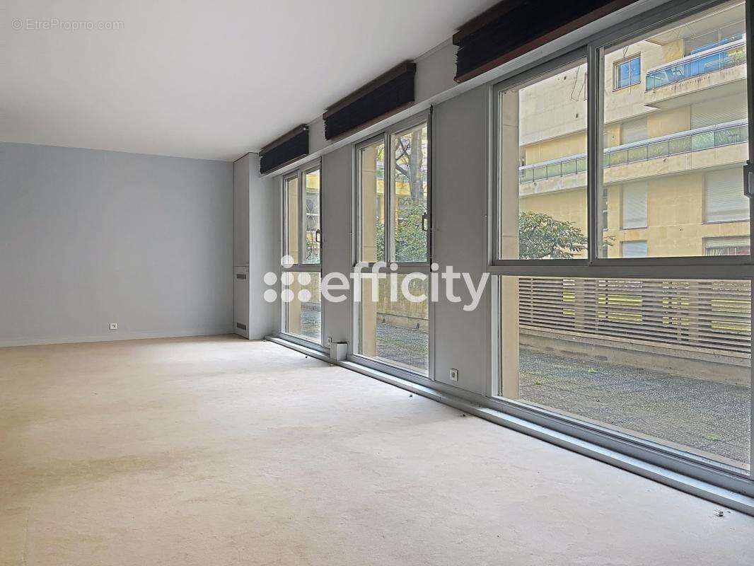 Appartement à PARIS-7E