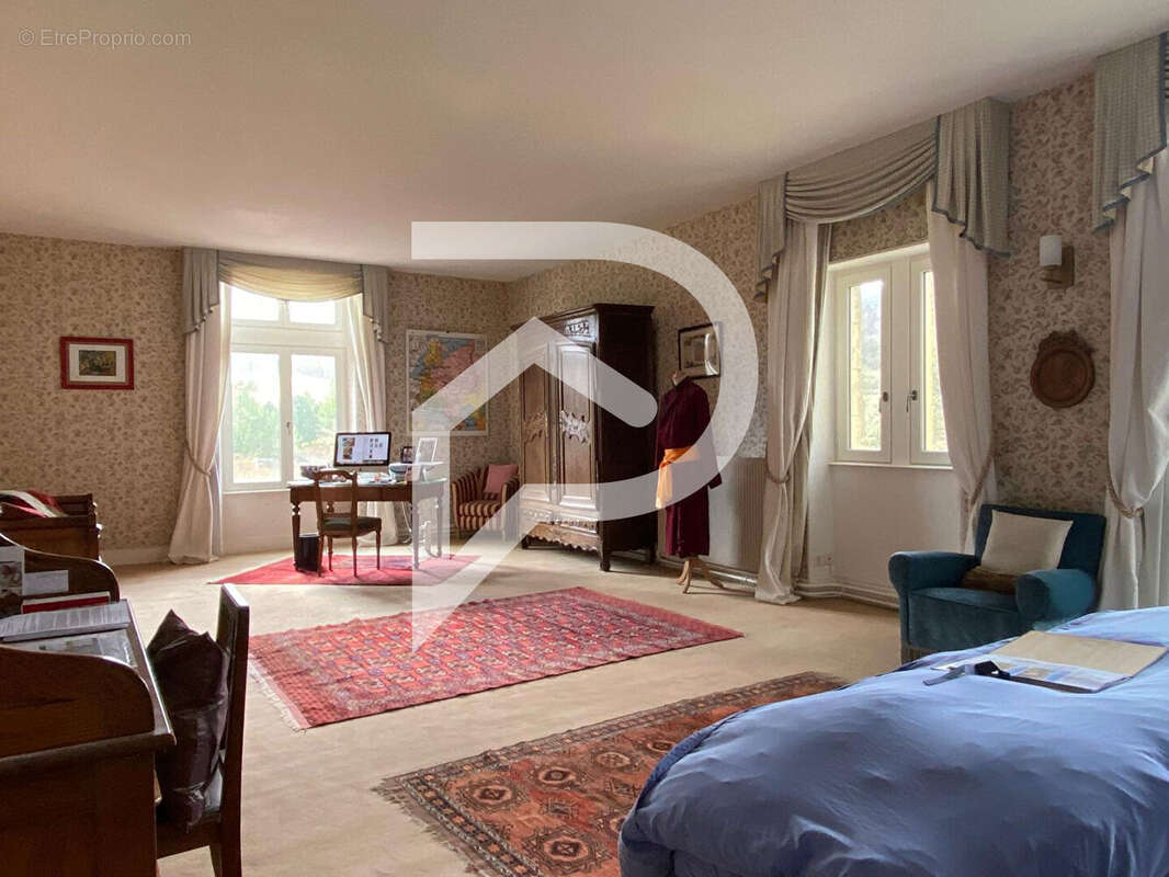 Maison à BEAUMONT-SARDOLLES