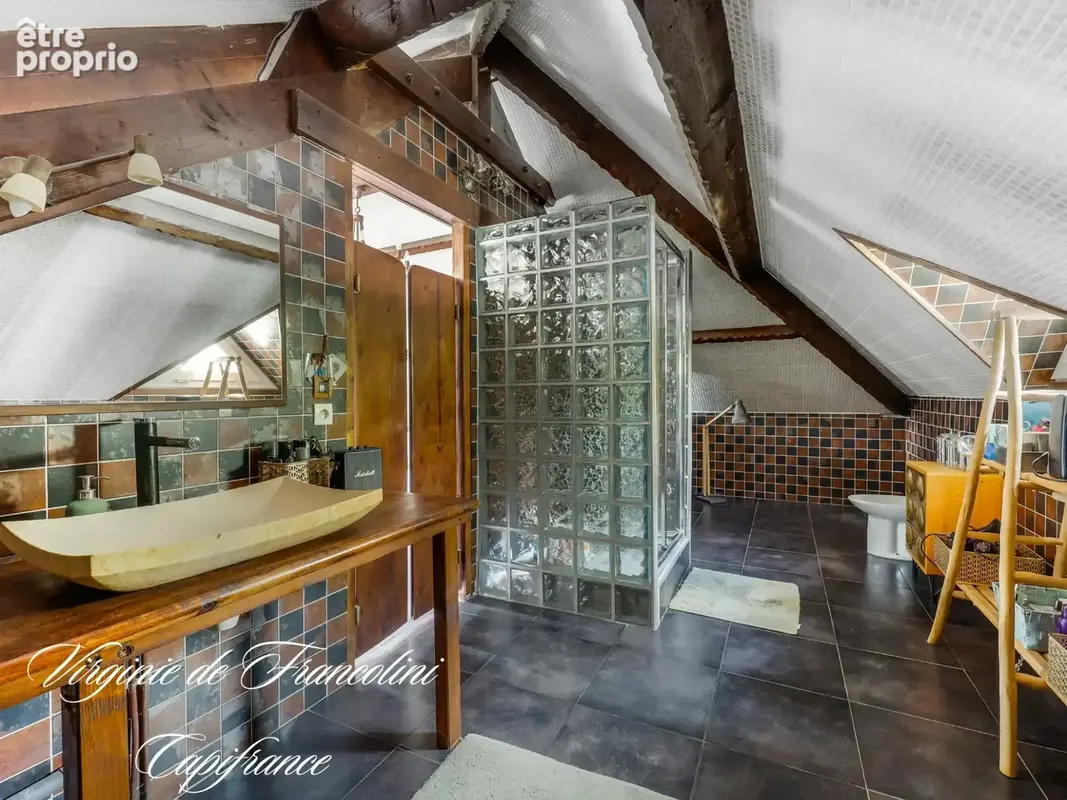 Centre-ville-Coteaux-A vendre belle maison 250 m²-Parcelle 970 m² -6 chambres - Piscine,3 terrasses, dépendance, jardin, garage - photo 10