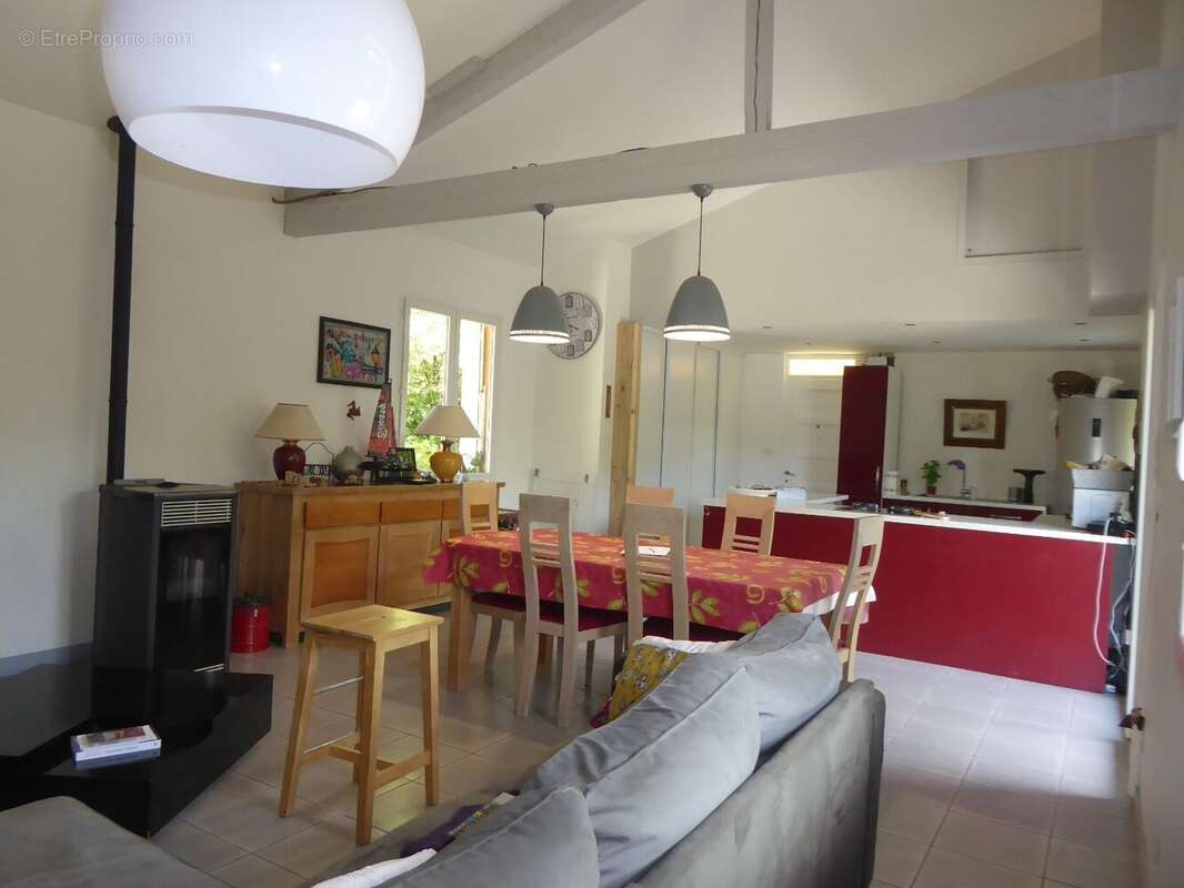 Maison à SICCIEU-SAINT-JULIEN-ET-CARISIEU