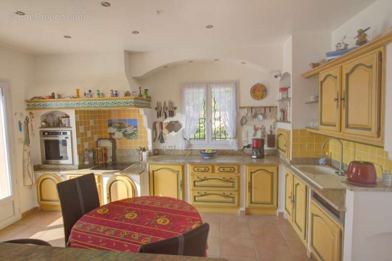 Maison à LES ISSAMBRES