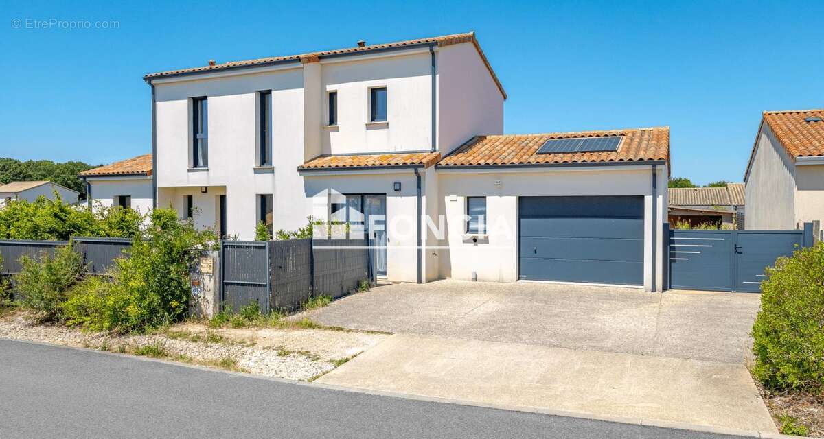Maison à MIGNALOUX-BEAUVOIR