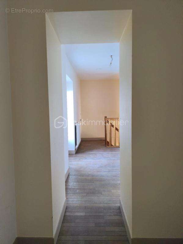 Immeuble de 228 m2 à vendre - Couptrain - photo 8