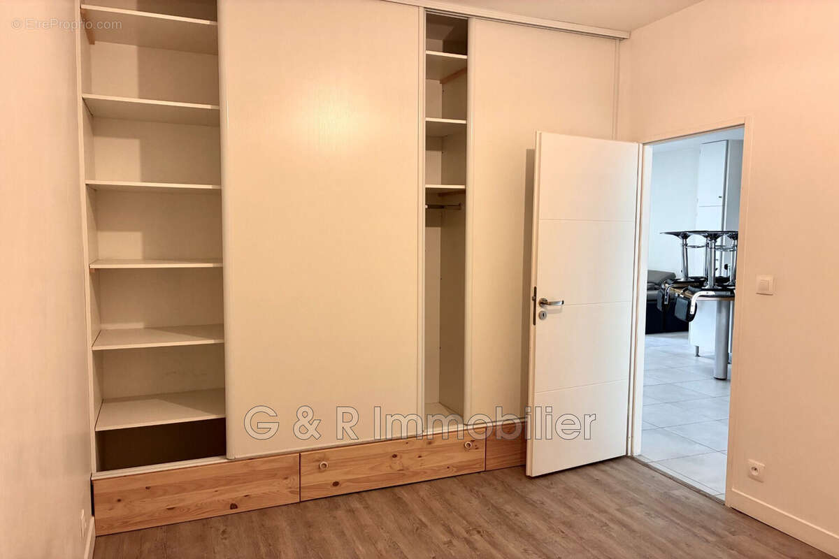 Appartement à LA BOUILLADISSE