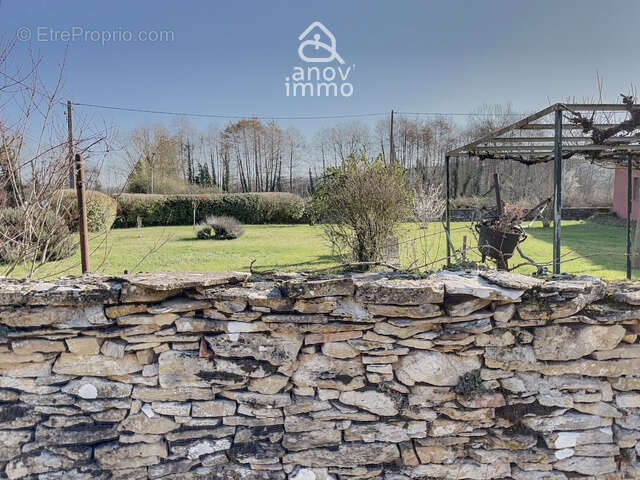 Maison à SAINT-ROMAIN-DE-JALIONAS