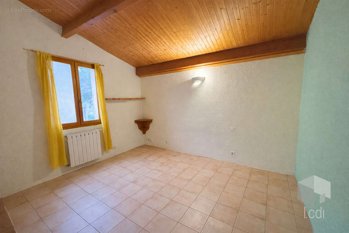 Maison à RUOMS