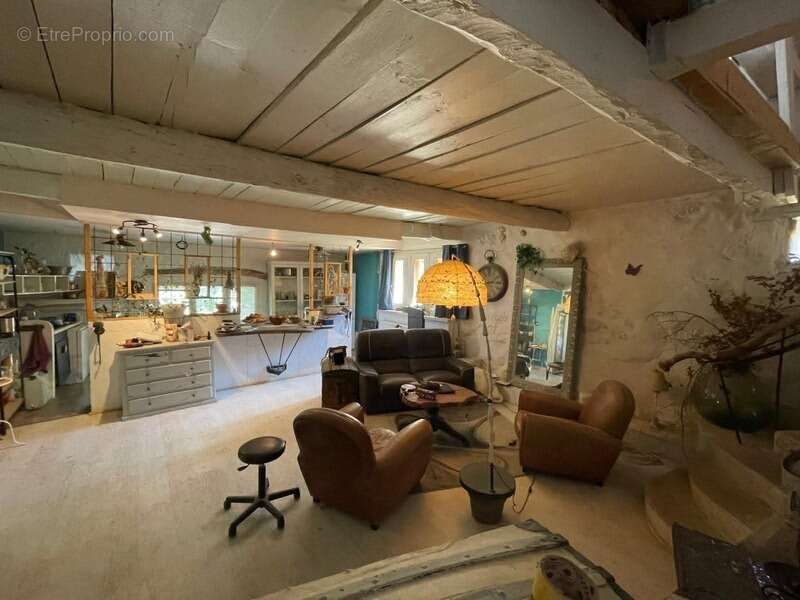 Propriété en pierres avec 2 maisons et 3 hectares de terrain – La Piarre (05) - photo 3
