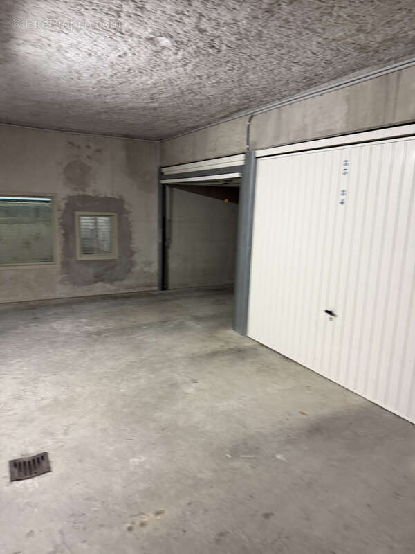 Appartement T3 avec Terrasse, Piscine et double box - Les Camoins 13011 - photo 11