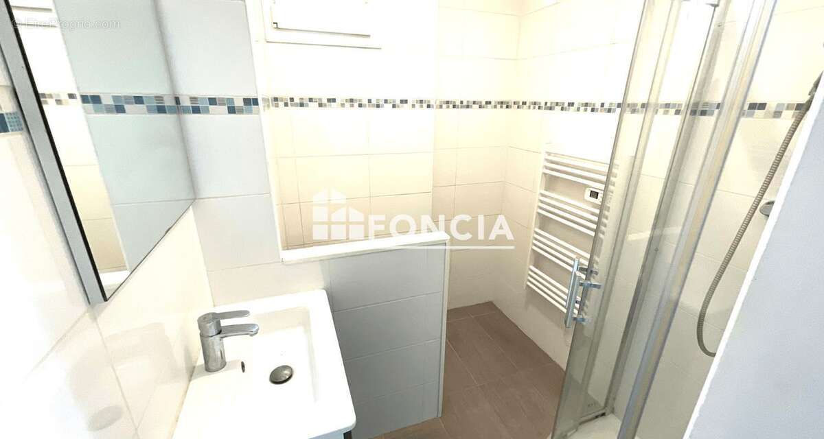 Appartement à LES PAVILLONS-SOUS-BOIS