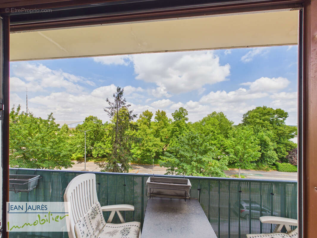 Appartement lumineux avec balcon, garage et vue dégagée   Résidence Saint-Bruno - photo 2