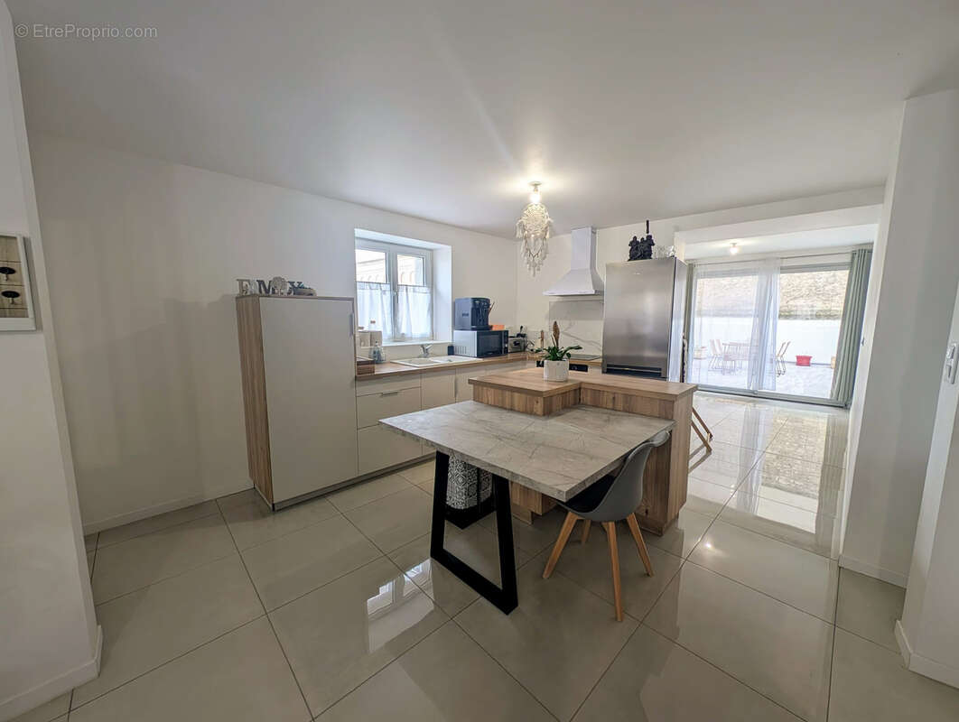 Appartement à LEZIGNAN-CORBIERES