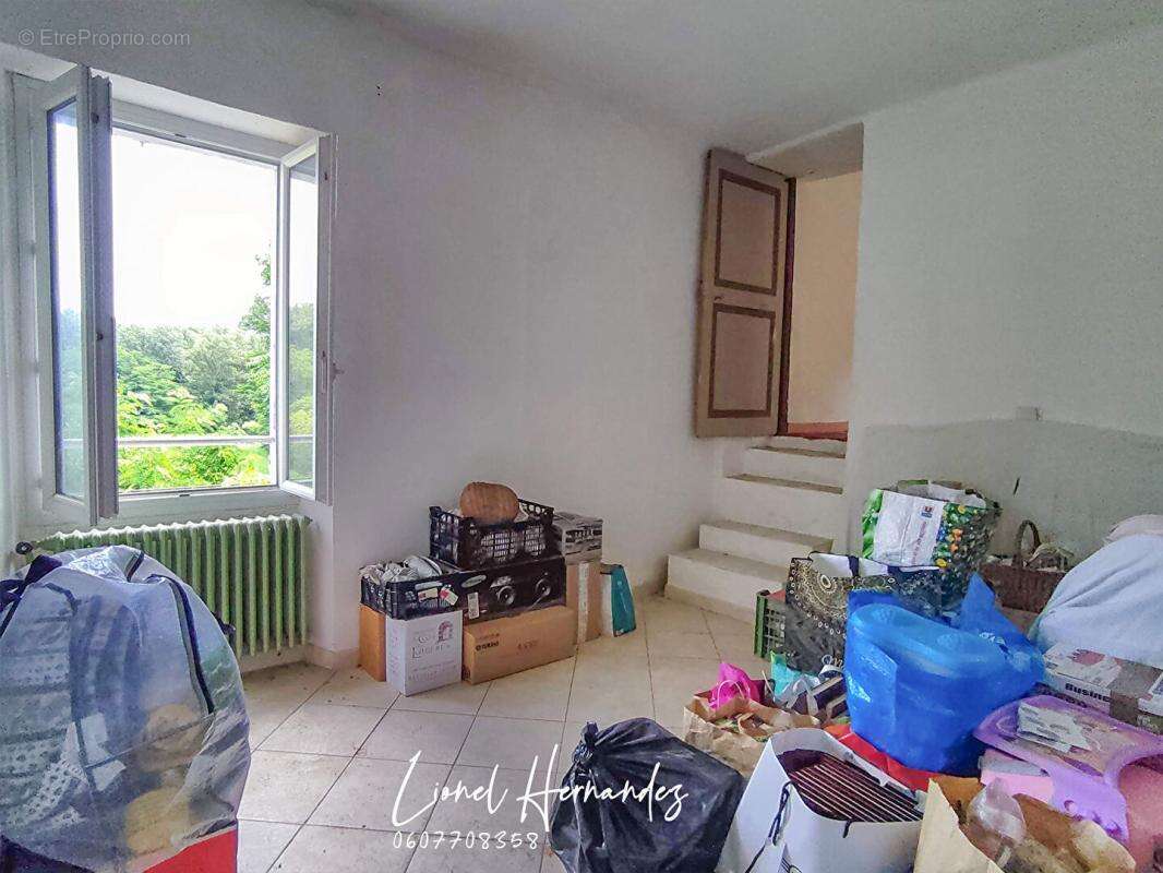 Appartement à MOLIERES-SUR-CEZE