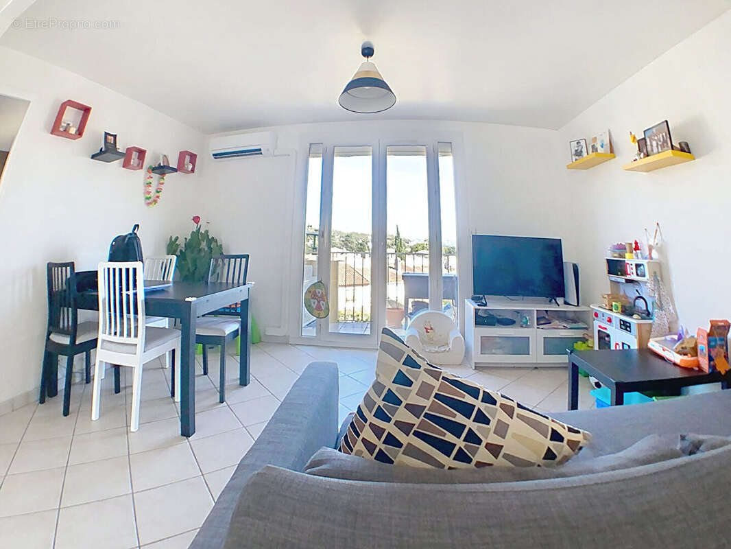 VIEUX VILLAGE : Appartement Vitrolles 4 pièce(s) 72.61 - photo 7
