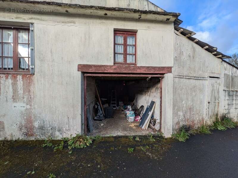 Plouray ensemble de 2 maisons de plain pied 110 m² garage attenant et dependance parcelle cloturee avec puits de 697m² - photo 3