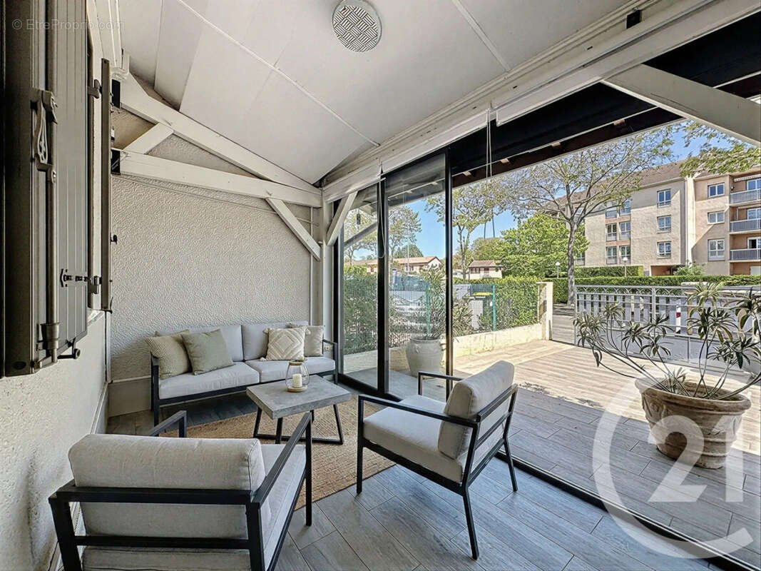 Maison à DECINES-CHARPIEU