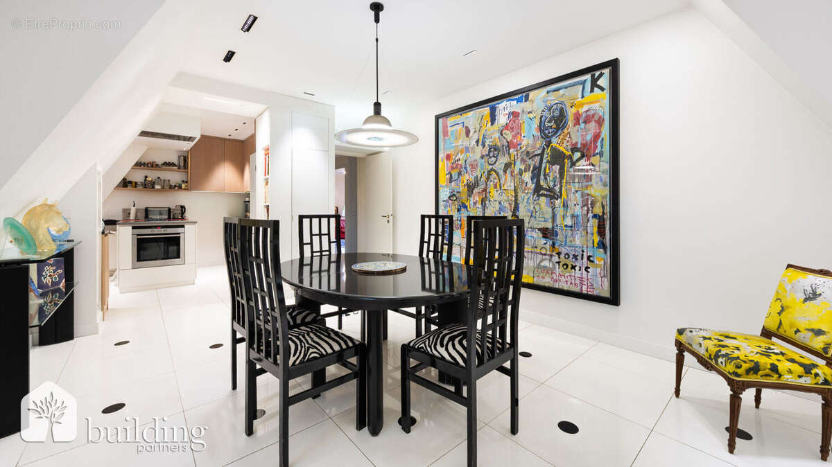 Appartement à COURBEVOIE