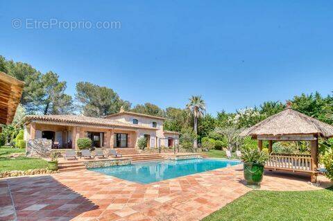 Maison à MOUGINS