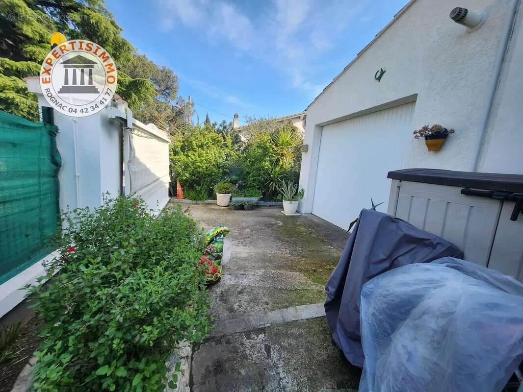 Maison à SAINT-VICTORET