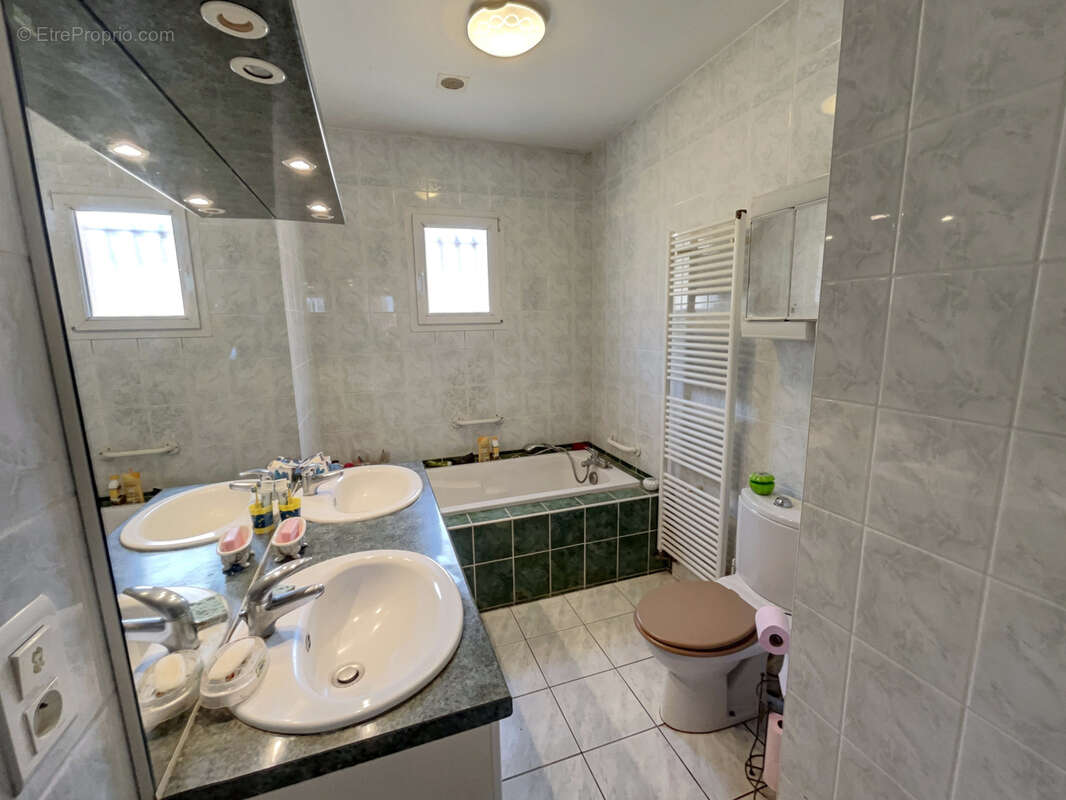 Maison à AIGUES-VIVES