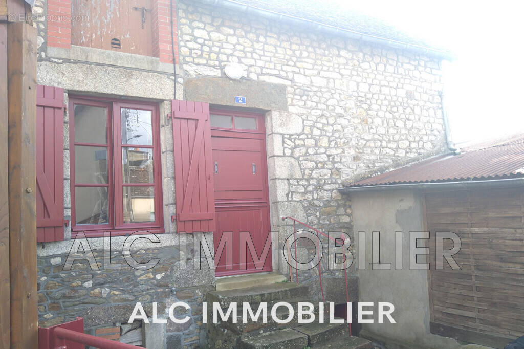 Maison à SOUGE-LE-GANELON