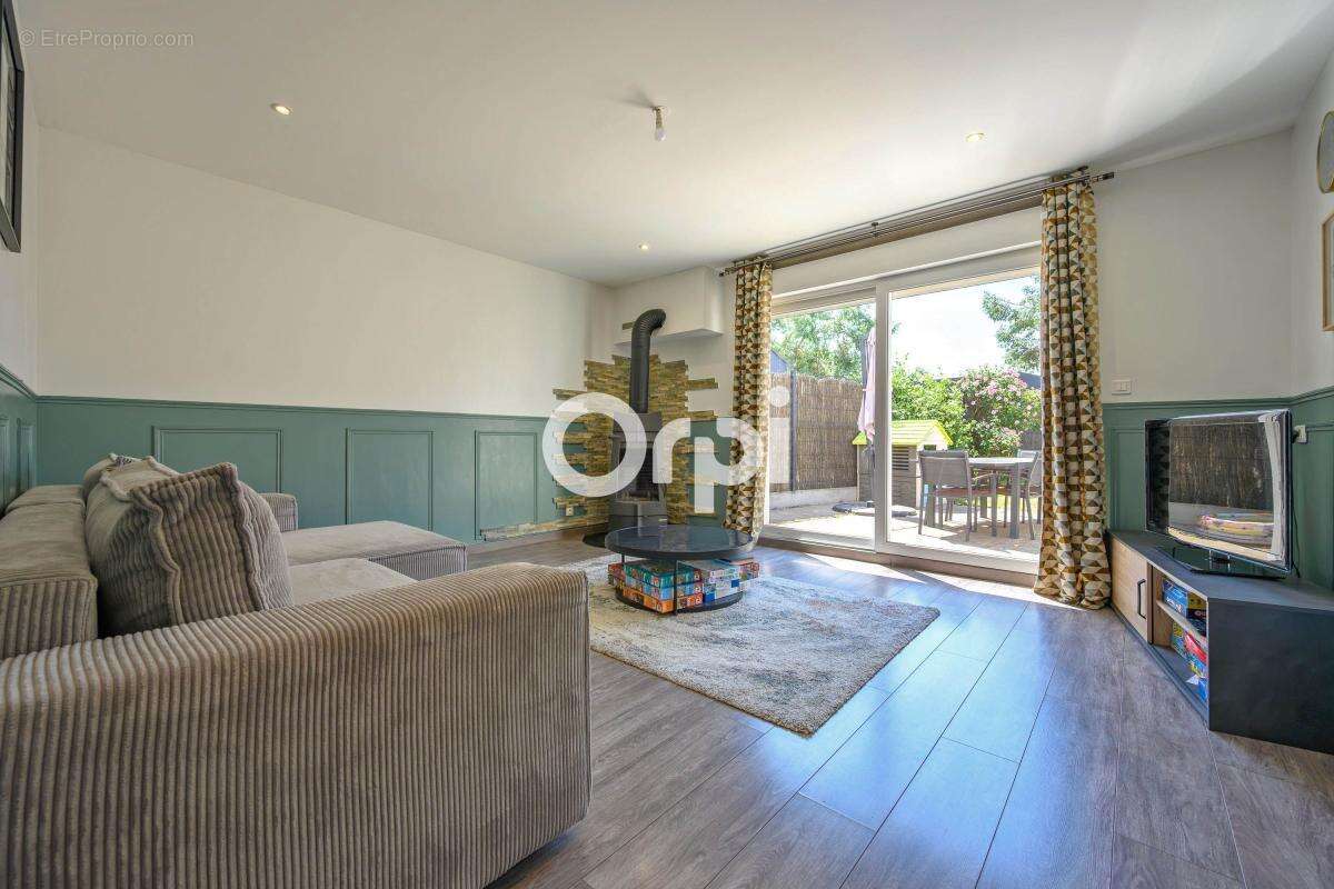 Maison 110m², Jardin, Stationnement - photo 2