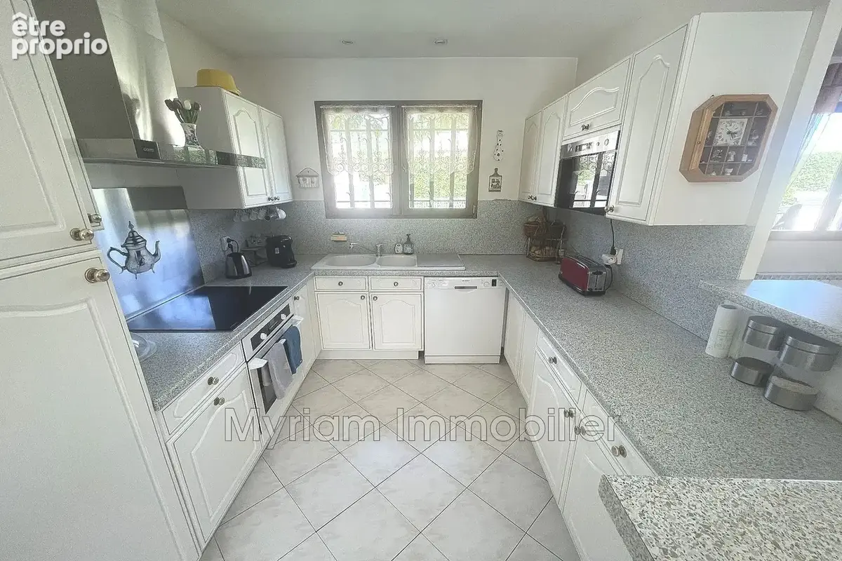 Maison 5 pièces 140 m² à vendre à Peymeinade (06530) - photo 4
