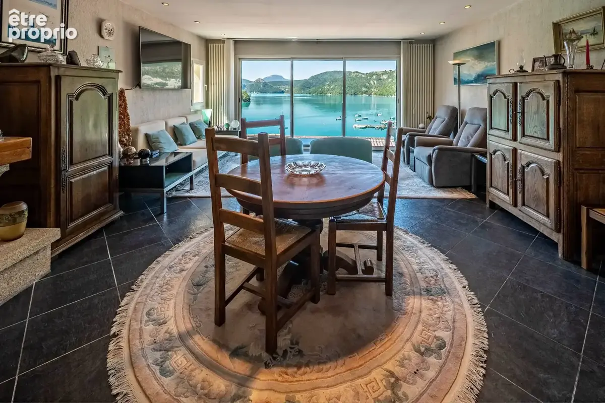 Maison 225 m² à Saint-Julien-Du-Verdon  - photo 2