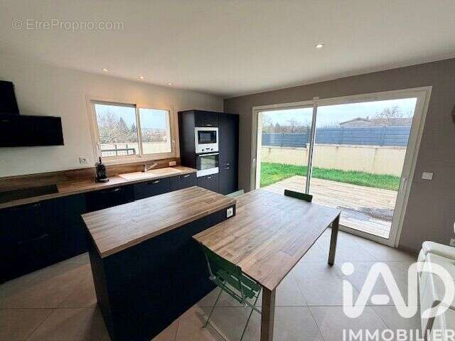 Maison 95 m² à La Rochette  - photo 6