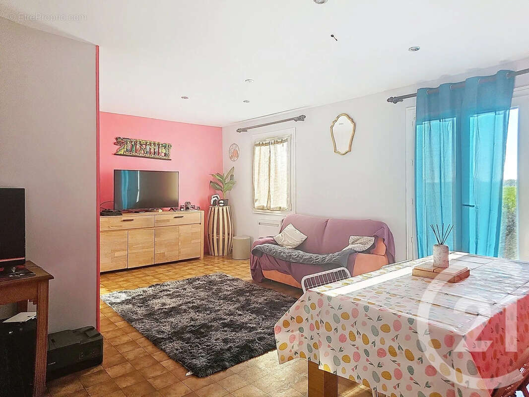Maison 79 m² à Vaux  - photo 2