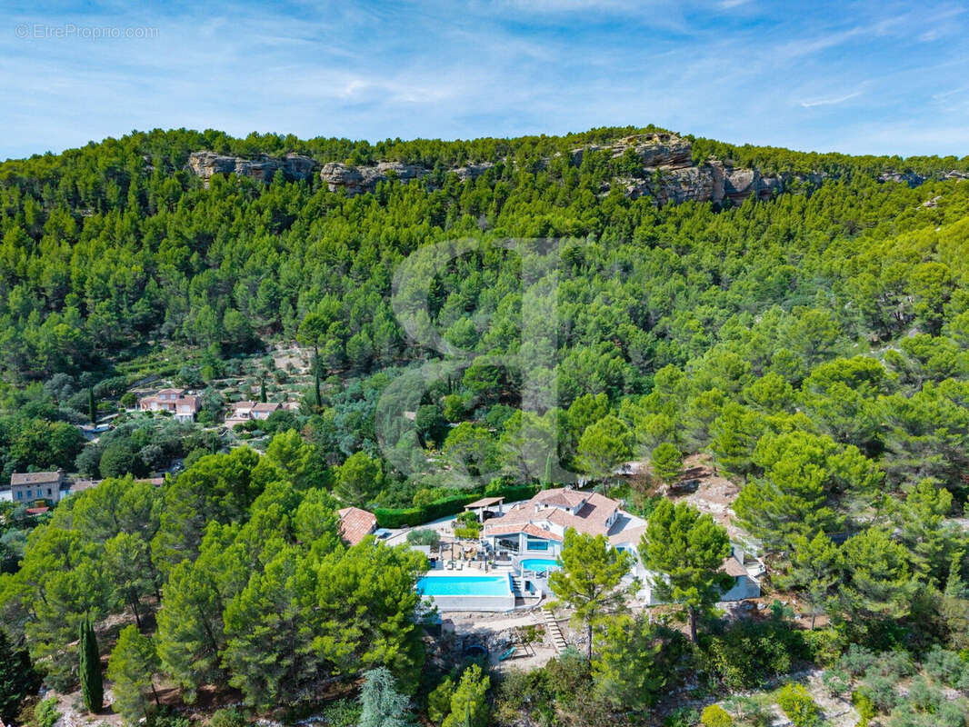 Maison à L'ISLE-SUR-LA-SORGUE
