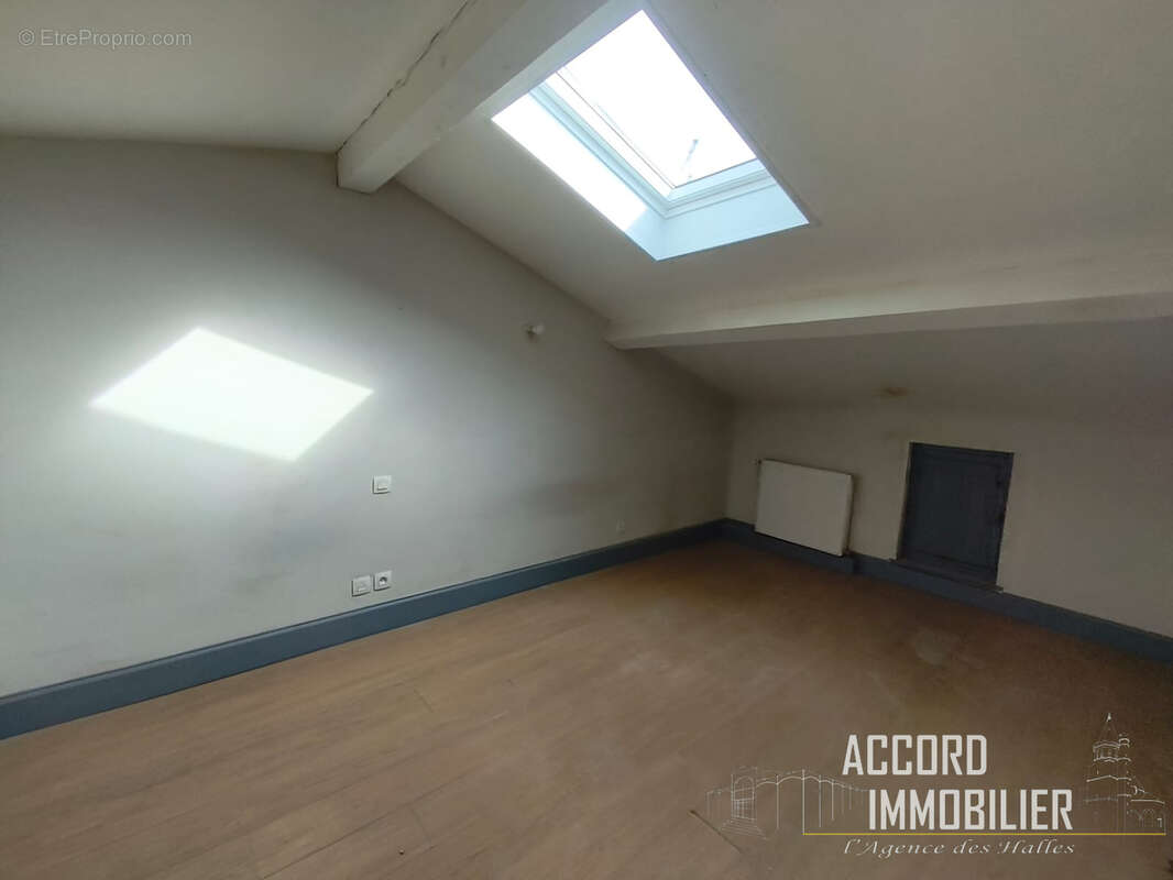 Duplex- 58.37m2- beziers rue pietonne - photo 8