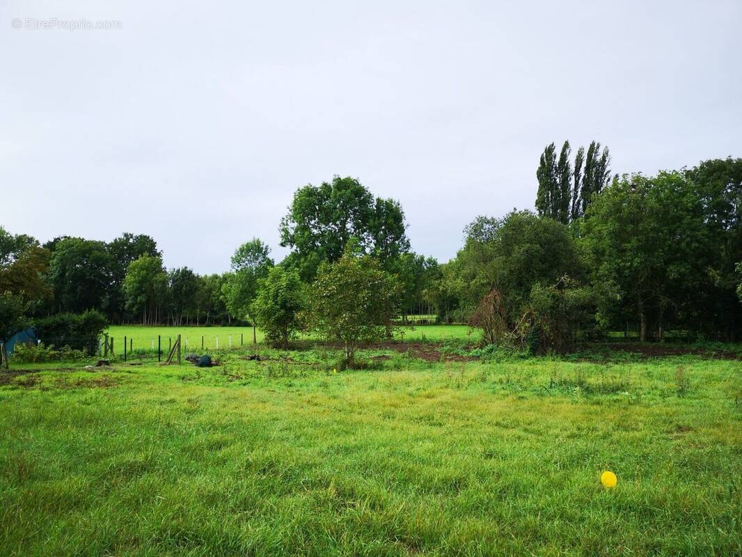 Terrain à bâtir de 700 m² à BUEIL (27) - photo 2