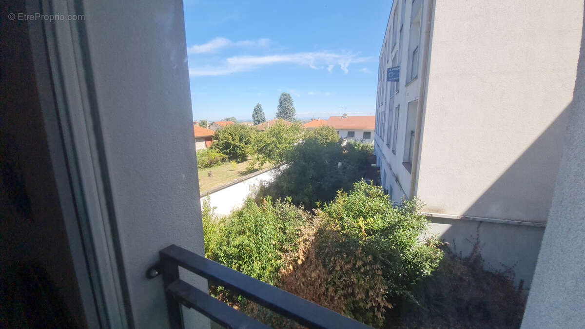 Appartement T4 avec terrasse à Feyzin - photo 2