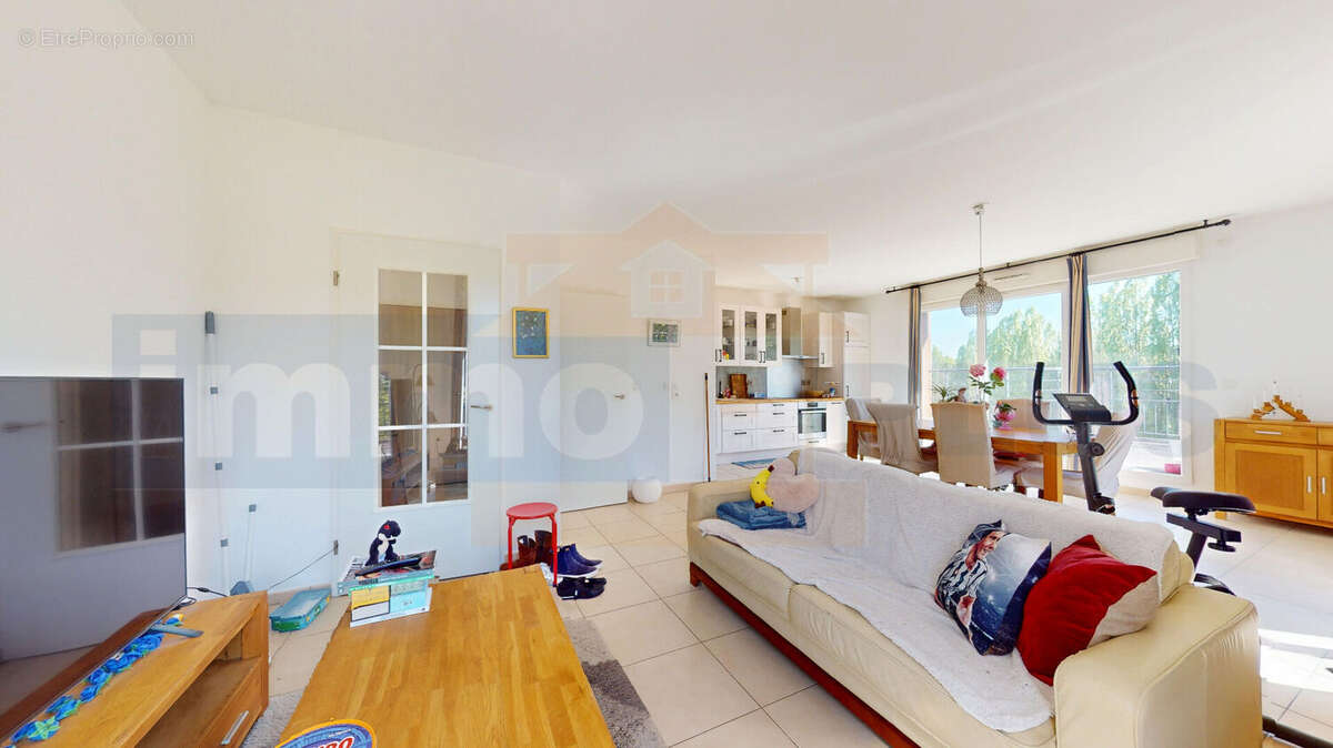 Appartement à FONTENAY-LE-FLEURY