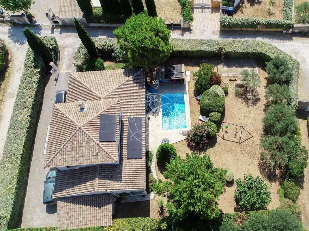 A vendre flayosc - maison a pied au village 3 chambres avec piscine et garage au calme absolu - photo 27