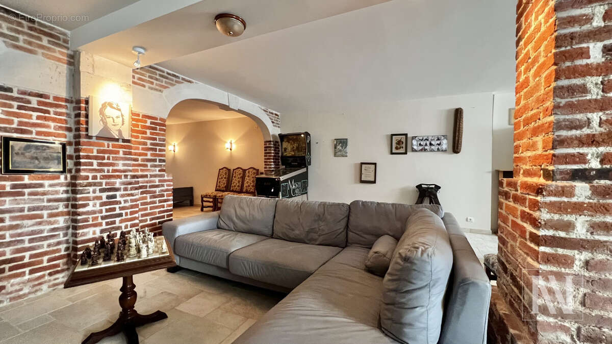 Autre à SAINTE-SAVINE