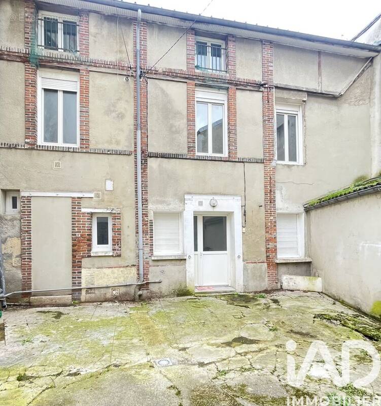 Photo 1 - Maison à ROMILLY-SUR-SEINE