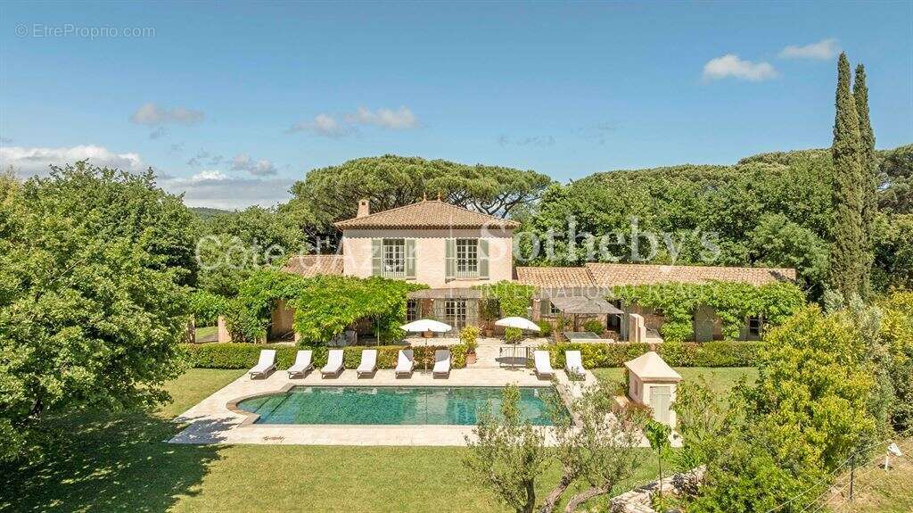 Villa provençale 210 m² avec piscine et jardin paysager proche Pampelonne - photo 2