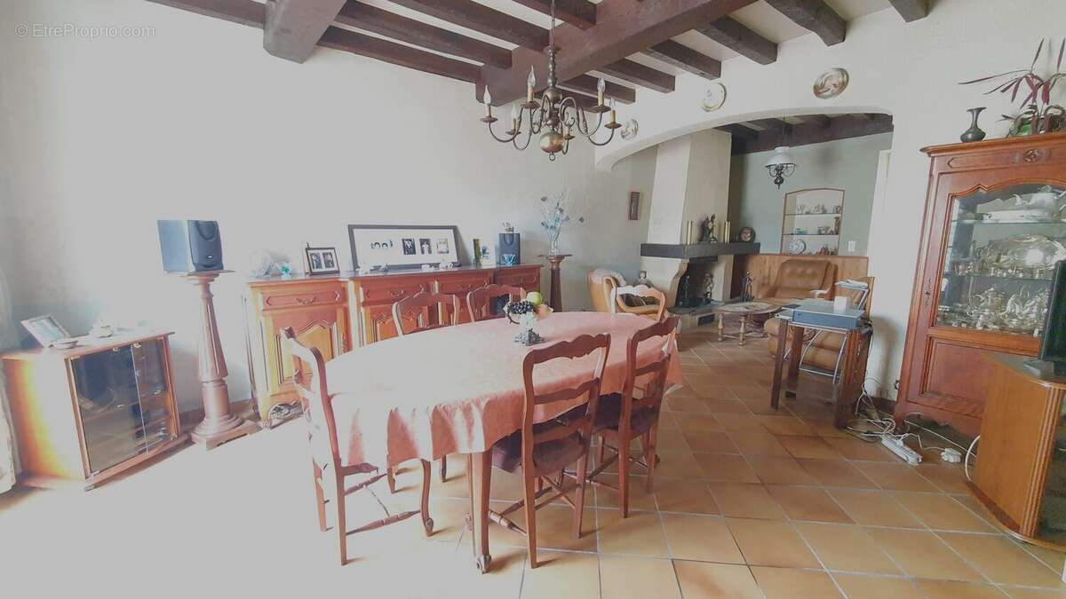 Maison 165 m² à Les Leves-Et-Thoumeyragues  - photo 6