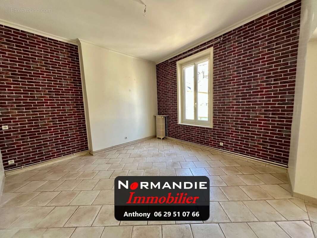 Appartement à LILLEBONNE