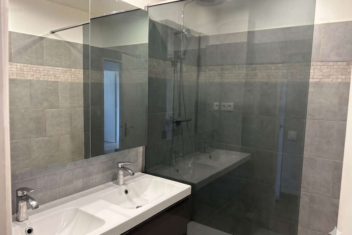 Appartement à SAINT-MAUR-DES-FOSSES