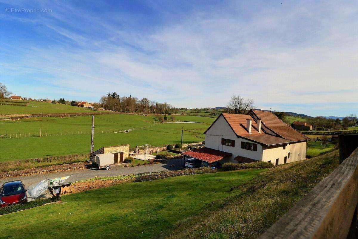 Maison à LA CLAYETTE