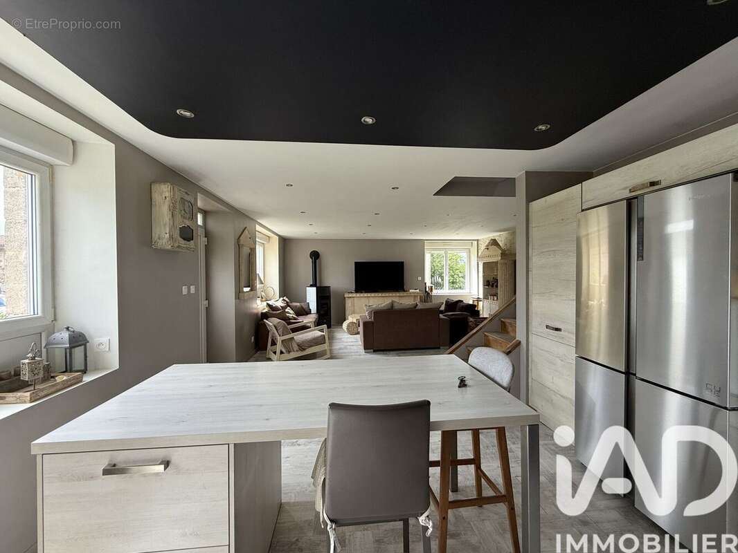 Maison 192 m² à Centres  - photo 2