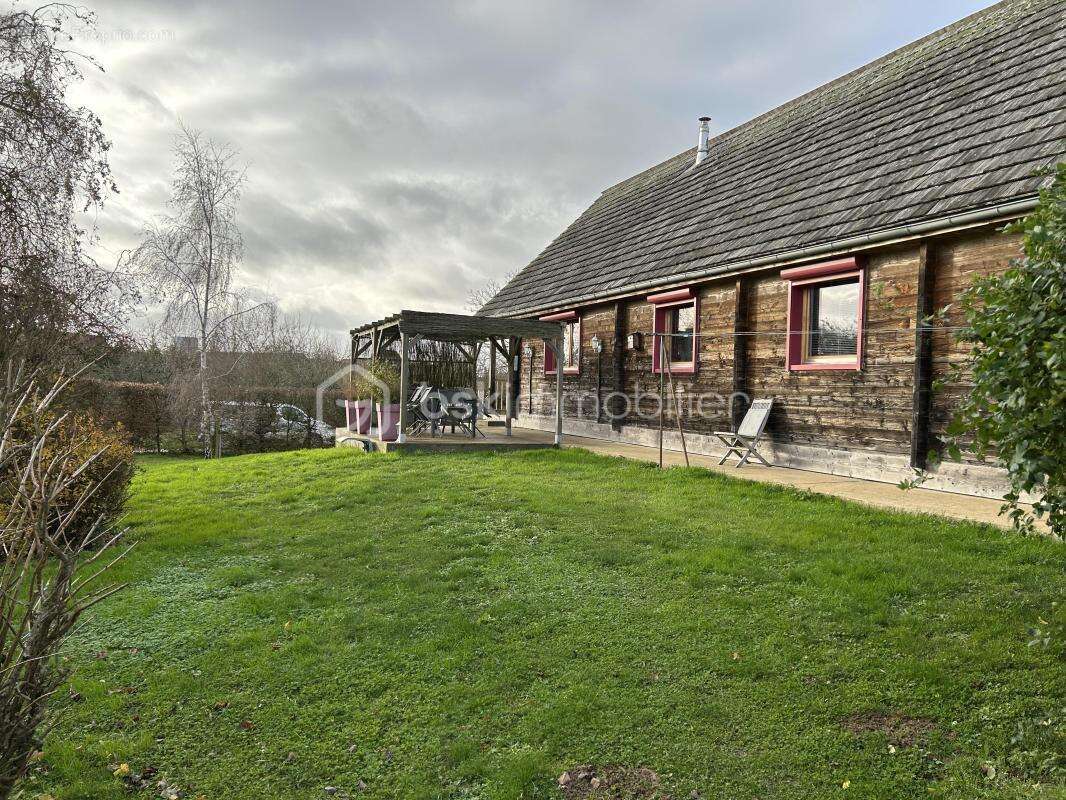 Maison à CHARONVILLE