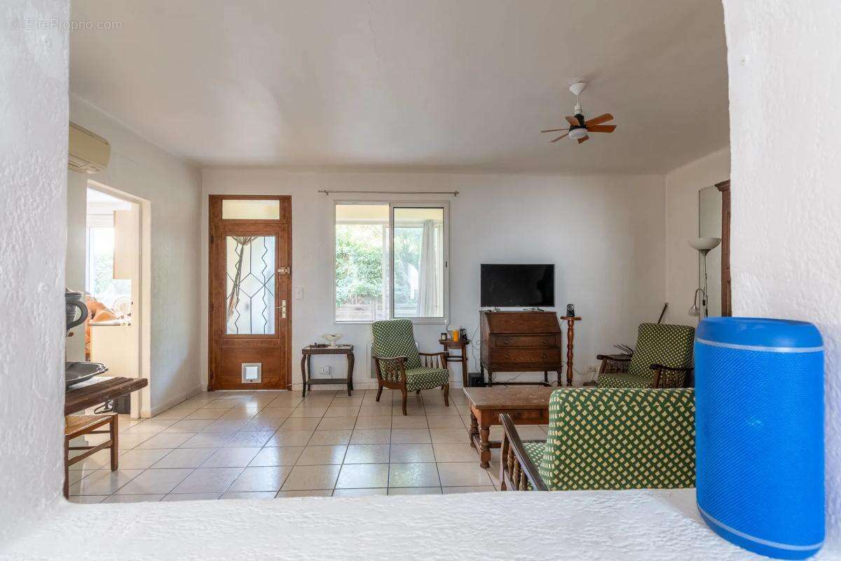 Appartement à SIX-FOURS-LES-PLAGES