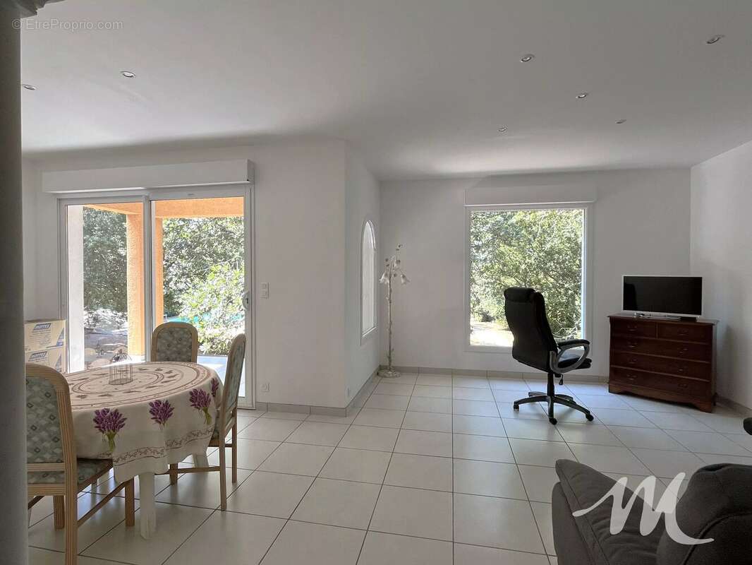Grande propriete a vendre a tavernes avec 2 habitations piscine garage et terrain bucolique - photo 9