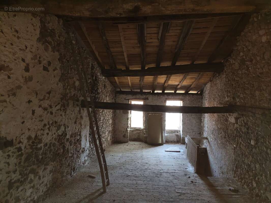 Maison à CONFOLENS